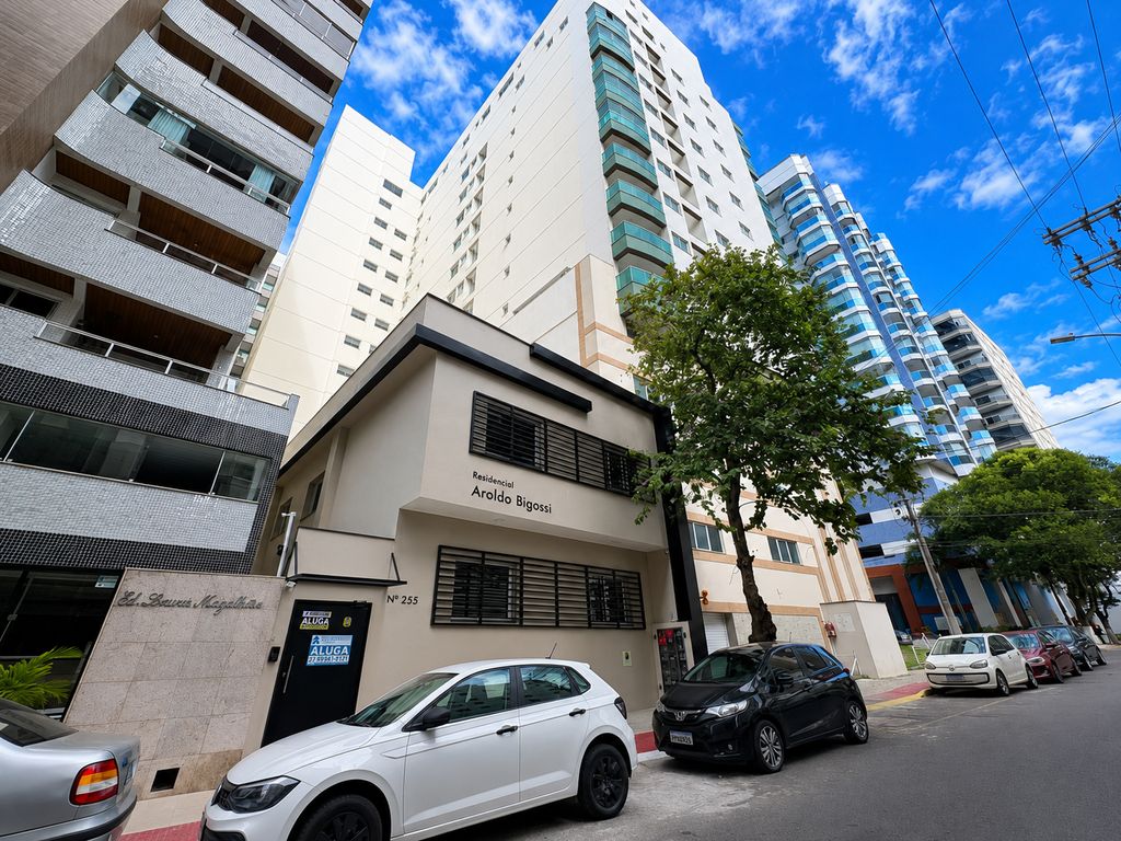 Aroldo Bigossi com 2 quartos com 62m² PARA LOCAÇÃO no Centro, Guarapari/ES Rua Zuleima Fortes Farias, 255 - Parque da Areia Preta, Guarapari-ES