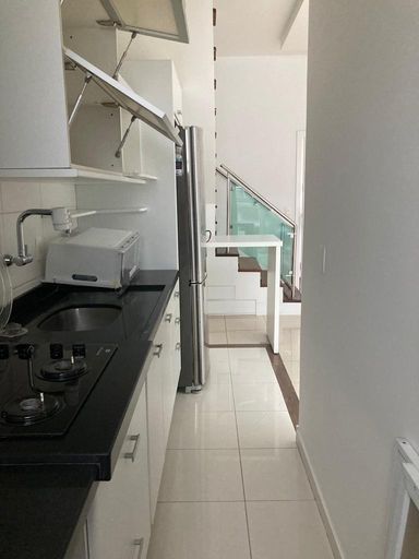 Cozinha com Moveis e Eletrodomésticos