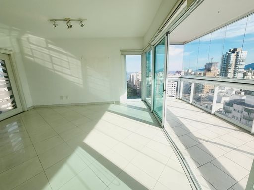 Sala de Estar Com Varanda