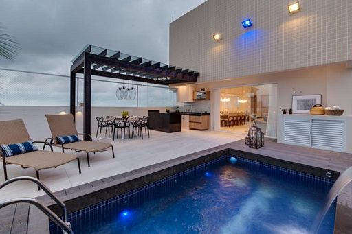 Piscina com Área Gourmet