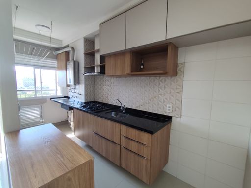Cozinha com Área de Serviço