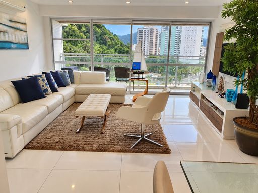 Apartamento a Venda Edifício Barramar com sala ampla