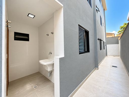 Casa Sobreposta Térrea na Comendador Alfaia Rodrigues com Quintal