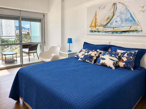 Apartamento a Venda Edifício Barramar com móveis sob medida