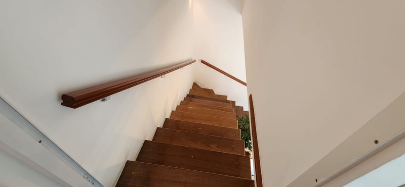 Escada de Acesso ao Piso Superior