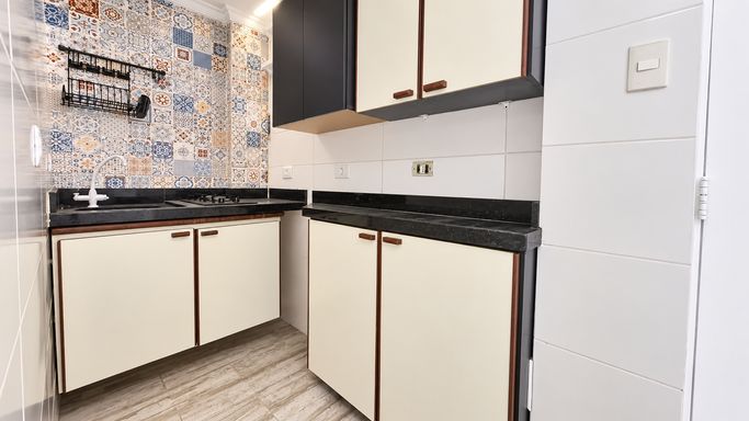 Cozinha com fogão cooktop