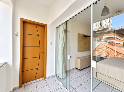 Dormitório Casal com Varanda