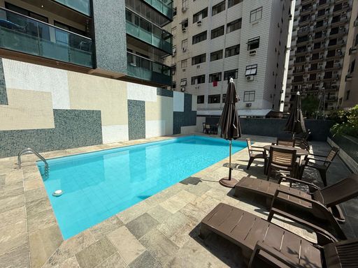 Piscina e Solarium