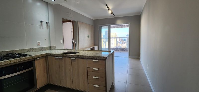 Cozinha Integrada com Sala de Estar e Varanda Gourmet