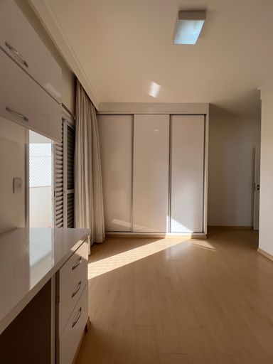 Suite 2