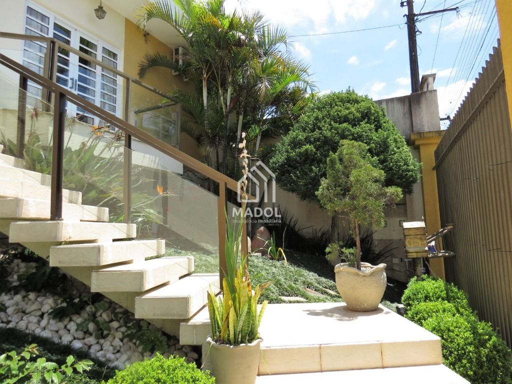 Casa à venda em Centro, Ponta Grossa — Portal Chave Fácil