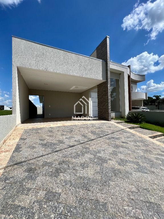 Casa à venda em Uvaranas, Ponta Grossa — Portal Chave Fácil