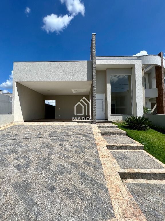 Casa à venda em Uvaranas, Ponta Grossa — Portal Chave Fácil