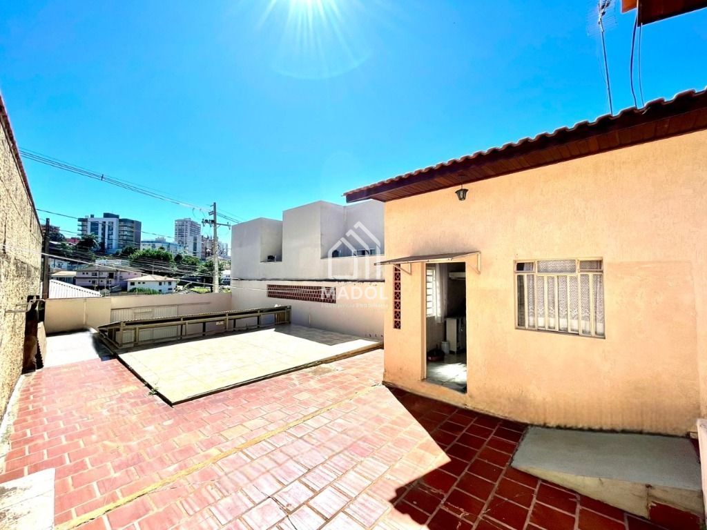 Casa à venda em Centro, Ponta Grossa — Portal Chave Fácil