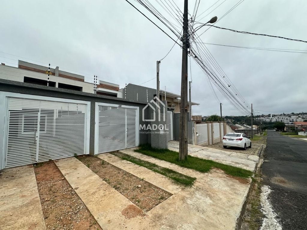 Casa à venda em Uvaranas, Ponta Grossa — Portal Chave Fácil