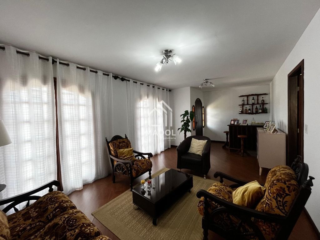 Casa à venda em Uvaranas, Ponta Grossa — Portal Chave Fácil