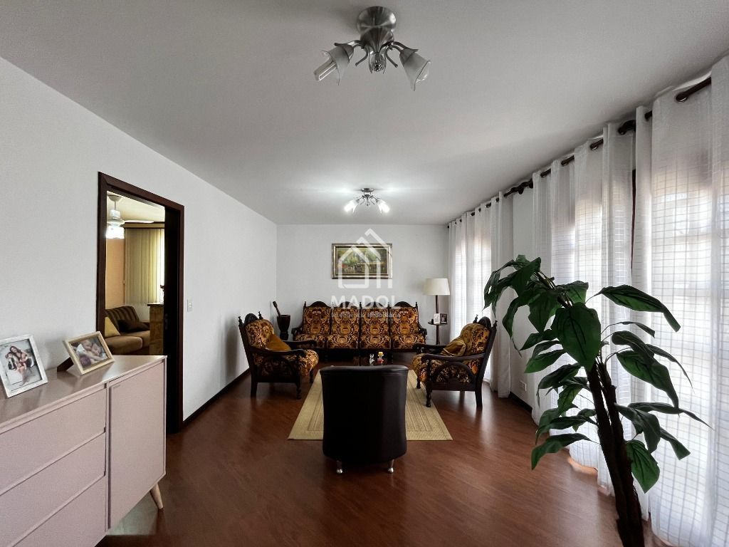 Casa à venda em Uvaranas, Ponta Grossa — Portal Chave Fácil