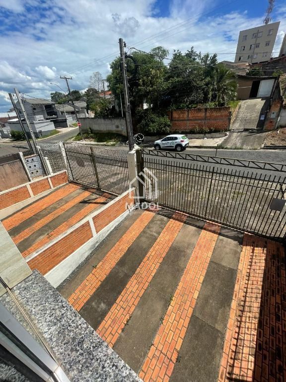 Sobrado à venda em Uvaranas, Ponta Grossa — Portal Chave Fácil