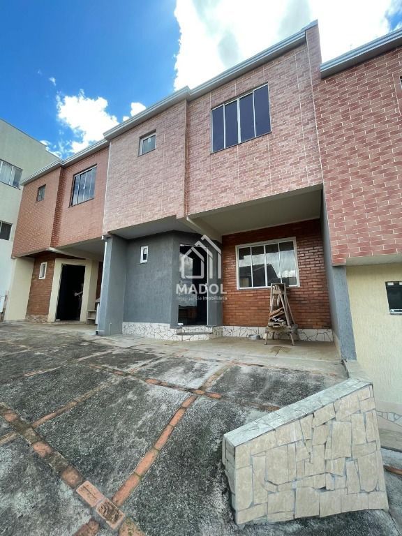 Sobrado à venda em Uvaranas, Ponta Grossa — Portal Chave Fácil