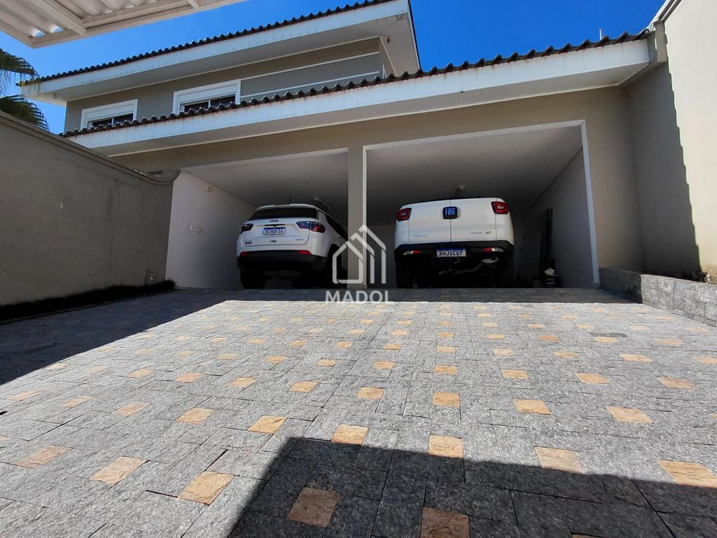 Casa à venda em Oficinas, Ponta Grossa — Portal Chave Fácil