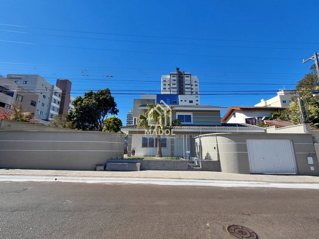 Casa à venda em Oficinas, Ponta Grossa — Portal Chave Fácil