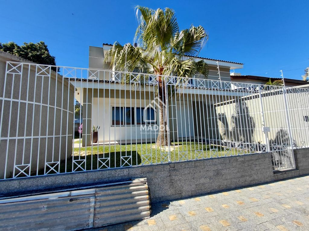 Casa à venda em Oficinas, Ponta Grossa — Portal Chave Fácil