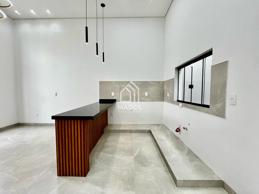 Casa à venda em Uvaranas, Ponta Grossa — Portal Chave Fácil