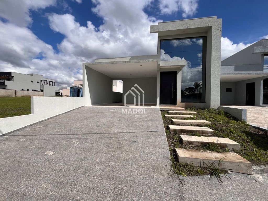 Casa à venda em Uvaranas, Ponta Grossa — Portal Chave Fácil