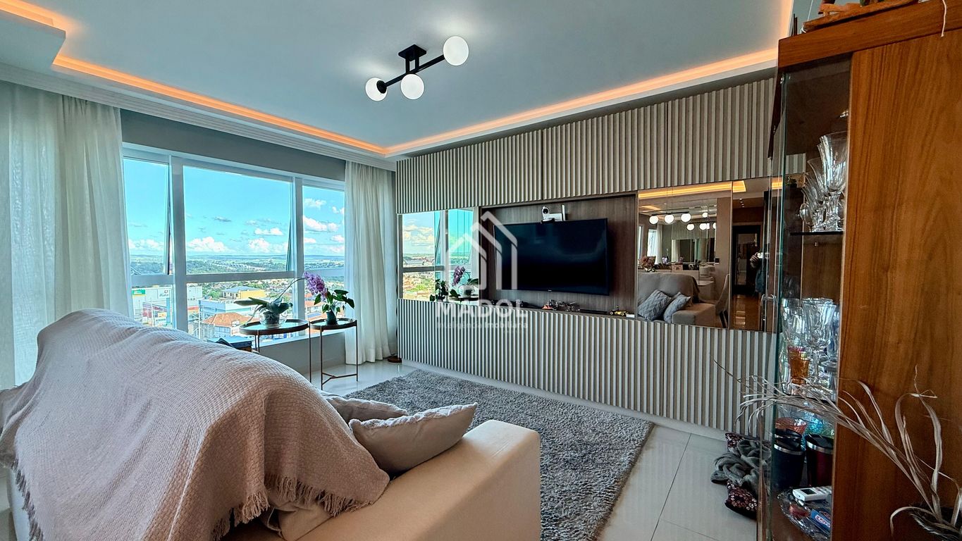Apartamento à venda em Uvaranas, Ponta Grossa — Portal Chave Fácil