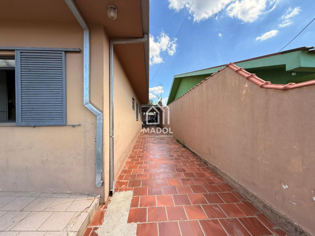 Casa à venda em Uvaranas, Ponta Grossa — Portal Chave Fácil