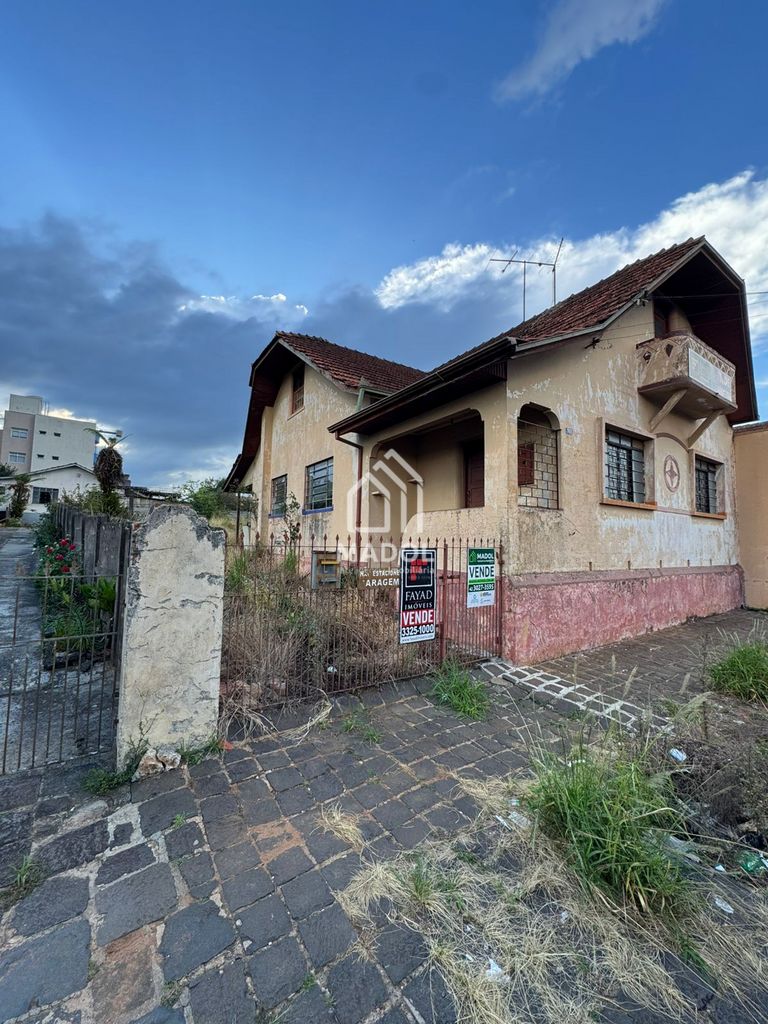 Casa à venda em Centro, Ponta Grossa — Portal Chave Fácil