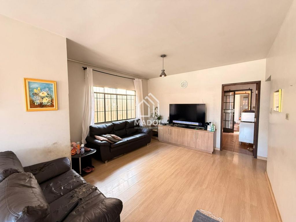 Casa à venda em Uvaranas, Ponta Grossa — Portal Chave Fácil
