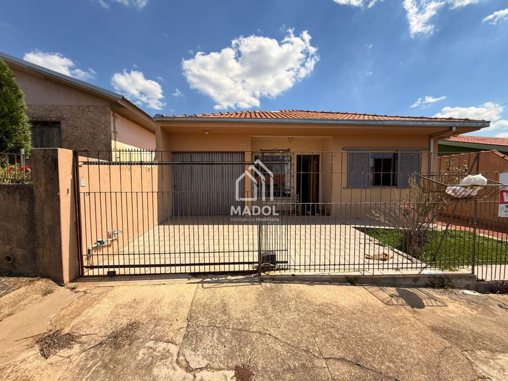 Casa à venda em Uvaranas, Ponta Grossa — Portal Chave Fácil