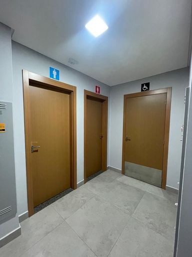 banheiros modernos para uso coletivo