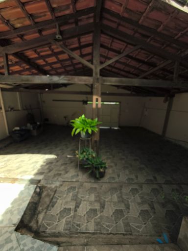garagem coberta na frente