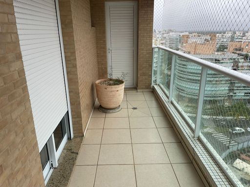 A beleza de morar em uma cobertura de luxo no renomado Módulo 8.