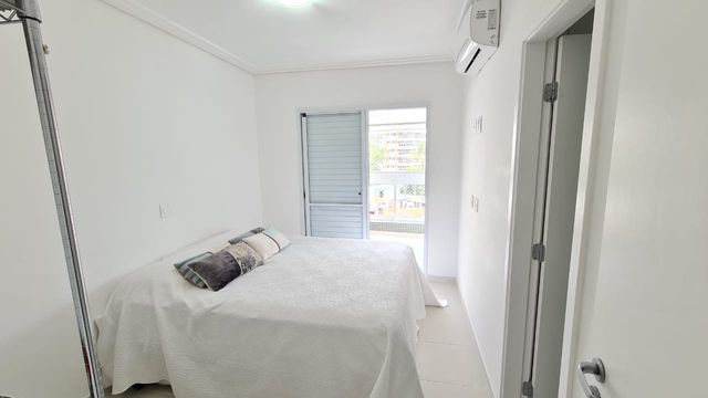 Uma das 4 suítes, um espaço de descanso e privacidade.