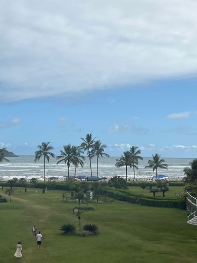 Acorde com o espetáculo! Admire a majestosa vista para o mar e sinta a energia do sol da manhã invadir sua alma, transformando cada dia em uma pintura viva na Riviera