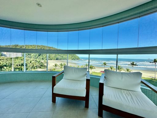 O layout inteligente que integra a sala de estar e a área gourmet