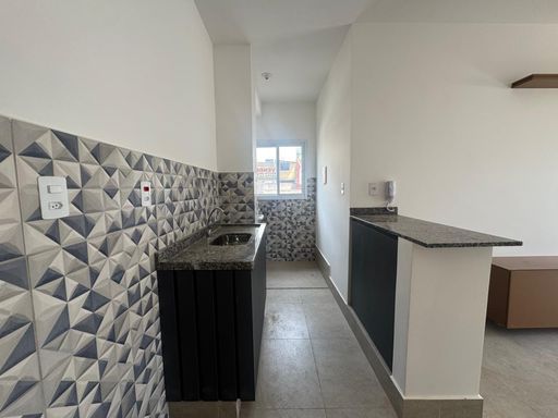 cozinha com gabinetes