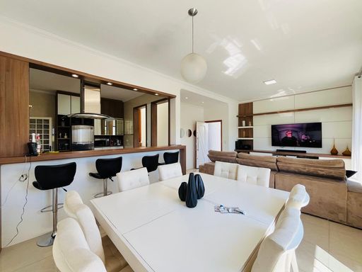 sala de jantar integrada a cozinha e sala de estar