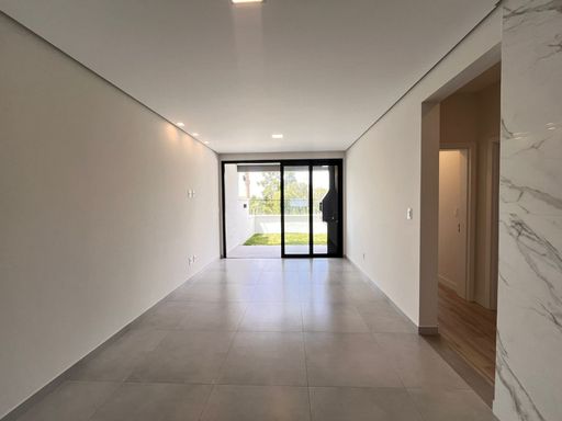 Sala de estar integrada com a cozinha