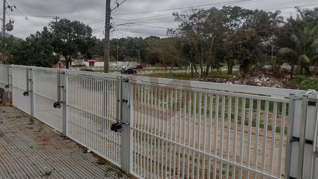 Garagem descoberta