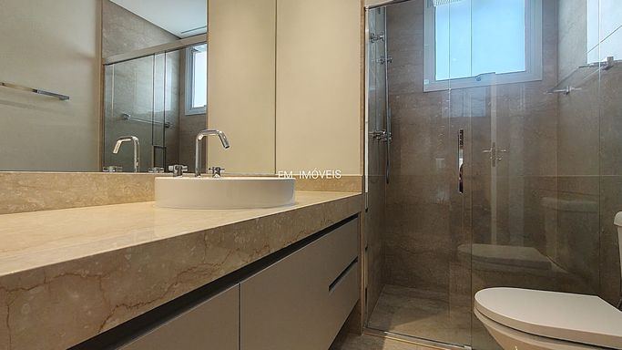 BANHEIRO SUITES