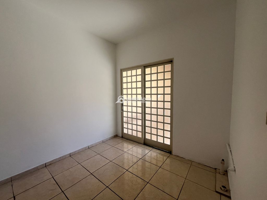 Casa para Alugar no Centro de Cambuí/MG – A apenas Uma Quadra da Praça Matriz — foto 8