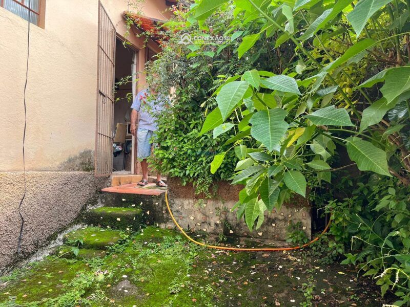 Sobrado com Ponto Comercial à Venda em Cambuí, MG — foto 12