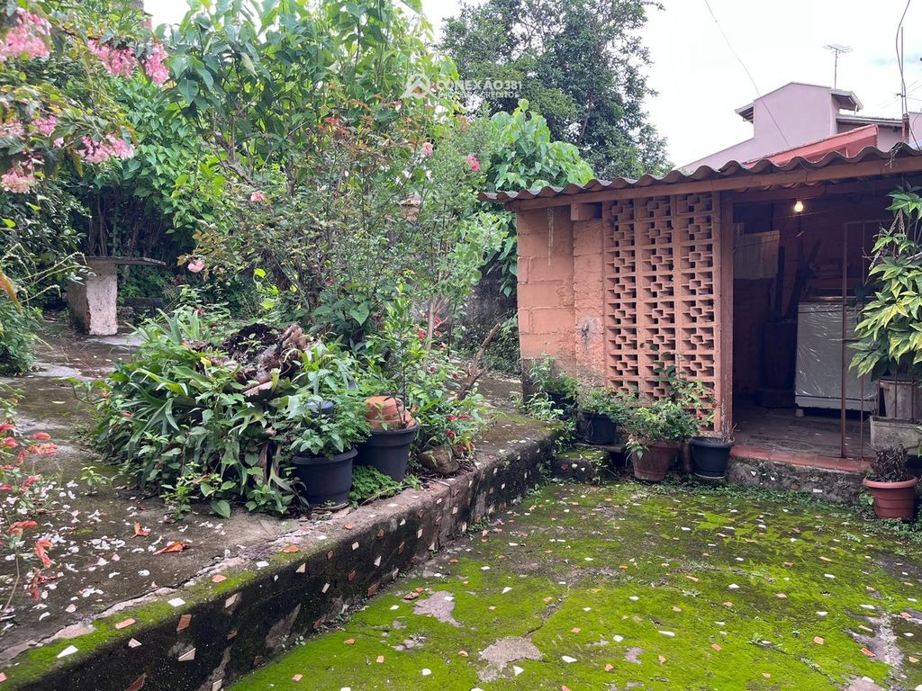 Sobrado com Ponto Comercial à Venda em Cambuí, MG — foto 16