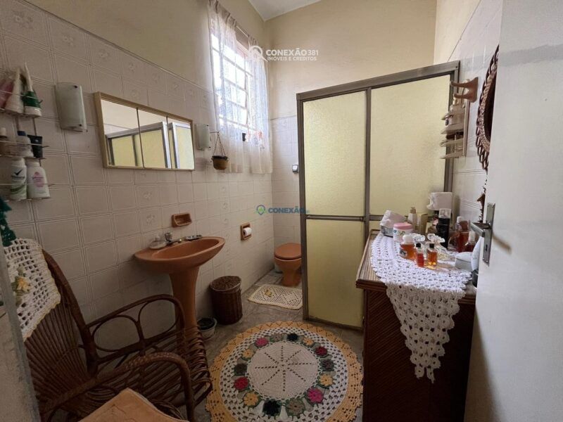 Sobrado com Ponto Comercial à Venda em Cambuí, MG — foto 29