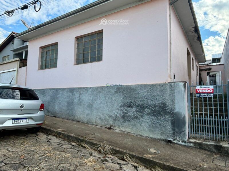 Lote Urbano à venda contendo uma casa em Cambuí,MG — foto 1