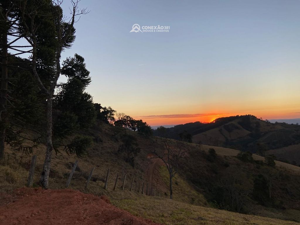 Terreno Rural com chalés em construção à venda em Camanducaia, MG — foto 5